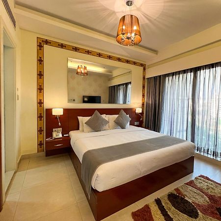 Coventina Lake Suites Дака Екстериор снимка