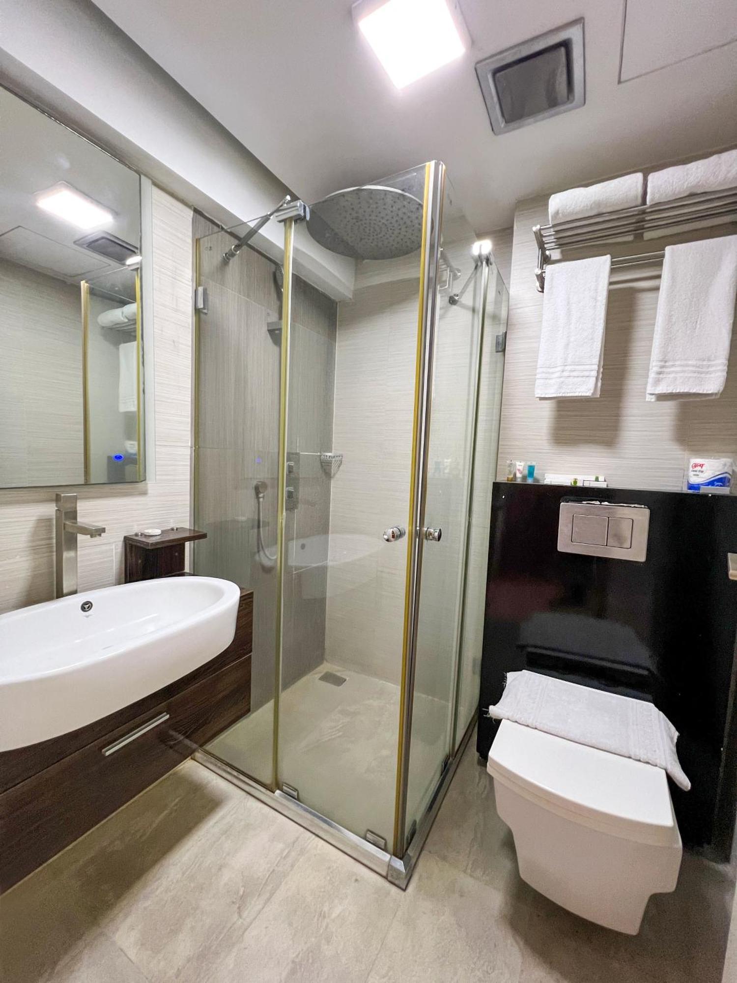 Coventina Lake Suites Дака Екстериор снимка