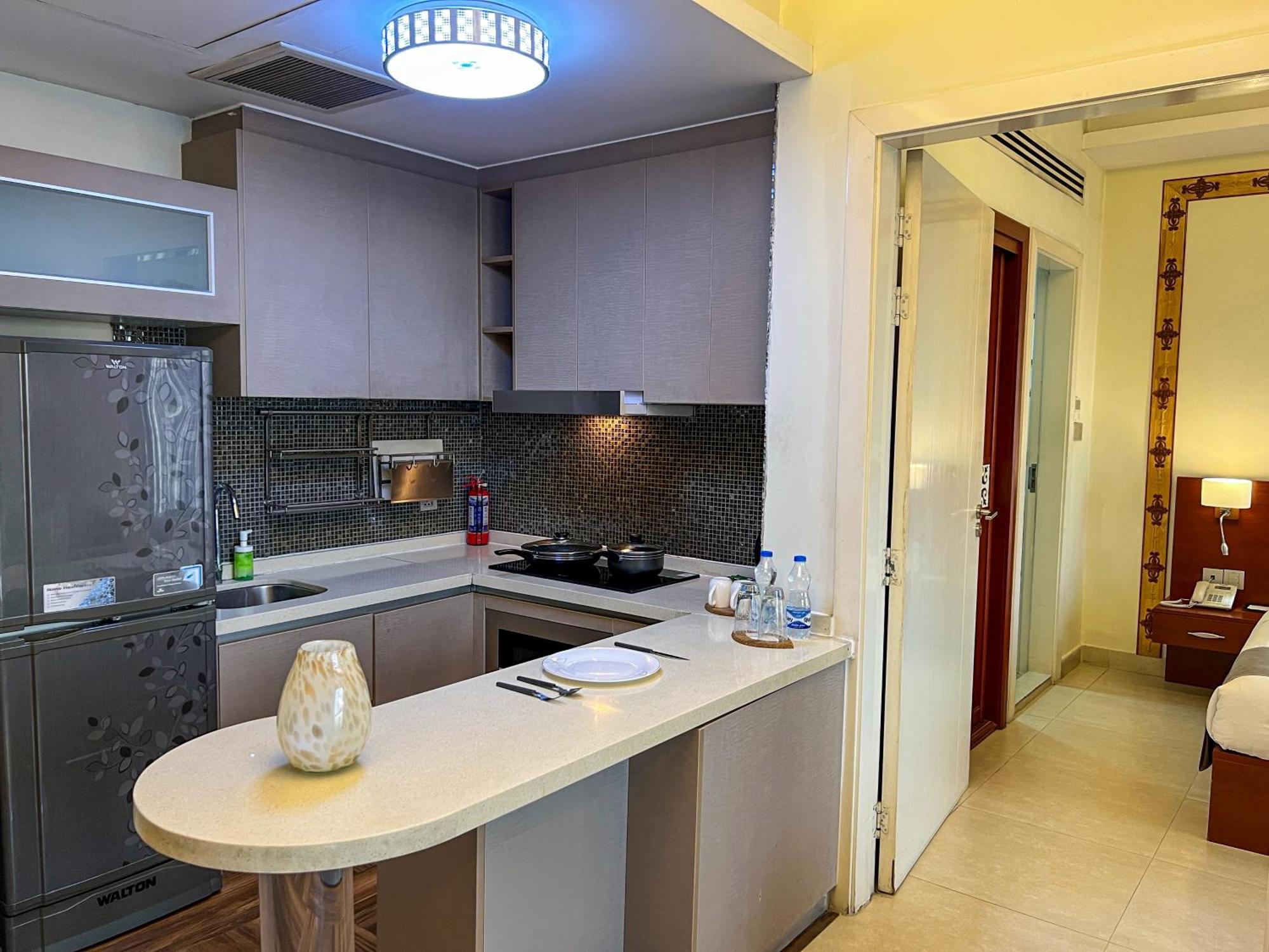 Coventina Lake Suites Дака Екстериор снимка