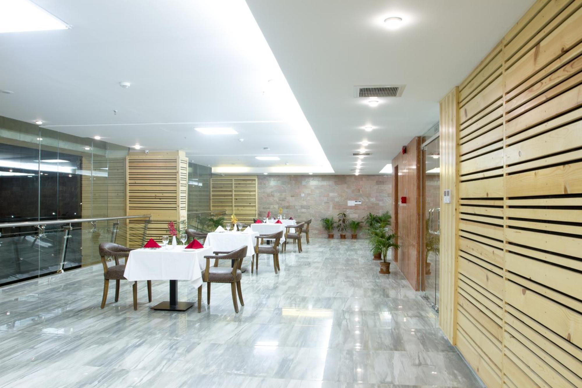 Coventina Lake Suites Дака Екстериор снимка